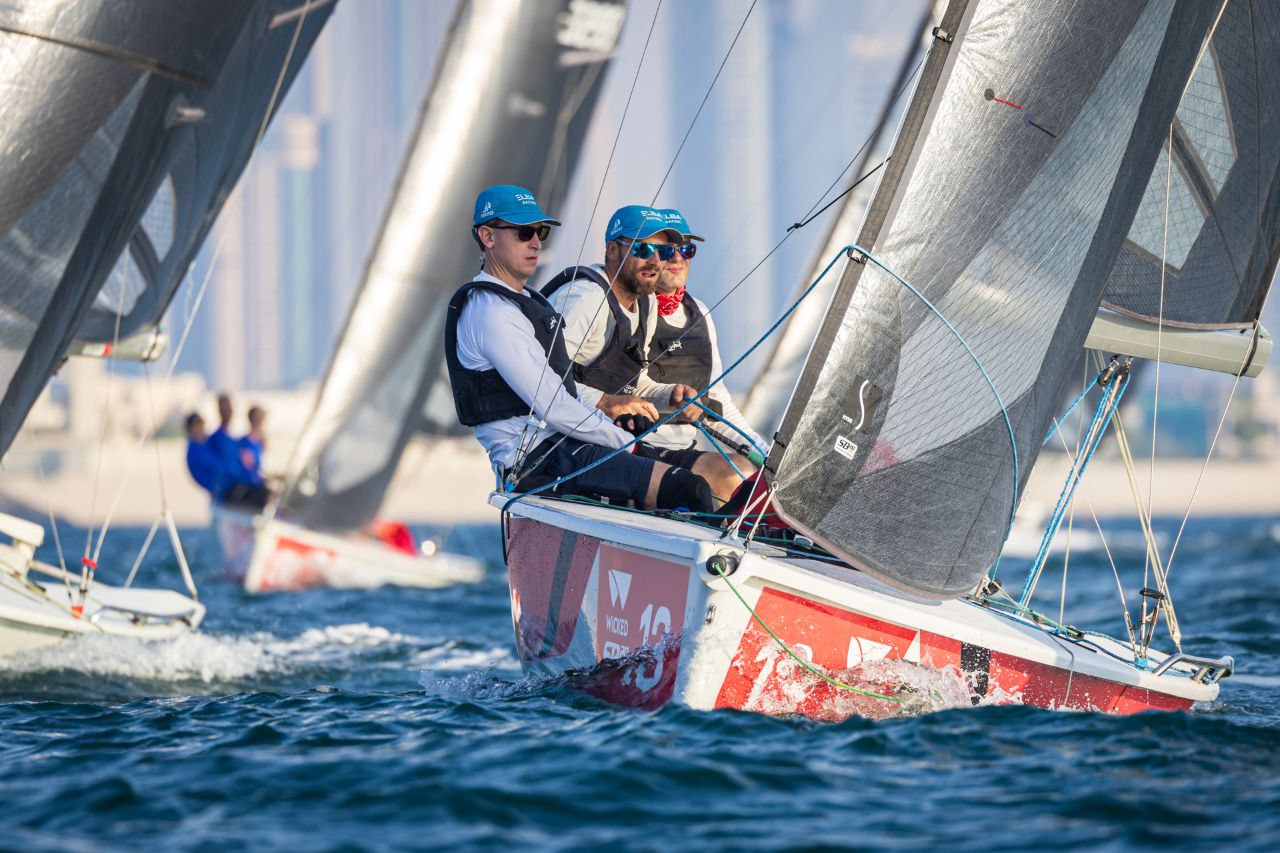 ELBA Racing boat with crew